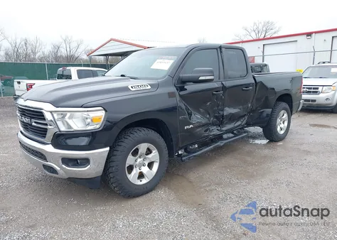 2021 Ram 1500 Big Horn 4X4 6'4 Box z USA, uszkodzony, nr VIN 1C6SRFBT5MN720595